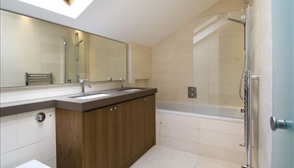 Rosslyn Hill - bathroom