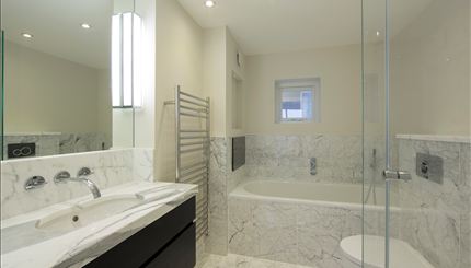 Peony Court- bathroom