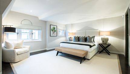 Master bedroom 