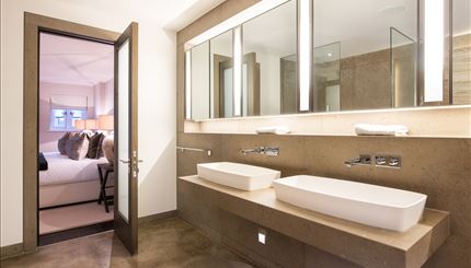Master bedroom En-suite 