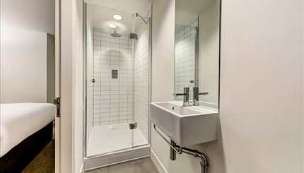 Master Bedroom - Ensuite 