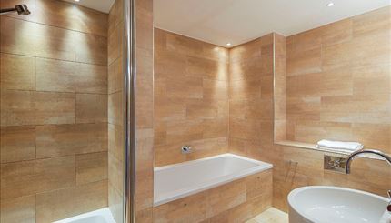 Master Bedroom - Ensuite 