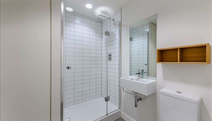 Second bathroom 