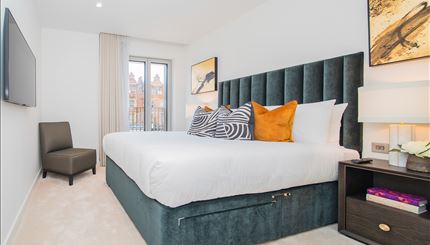 Master bedroom 